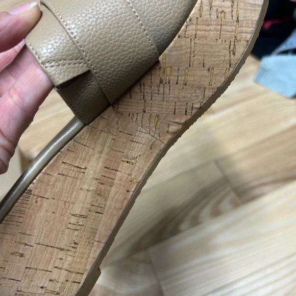 Michael Kors Beige Wedge Slides - Picture 11 of 11